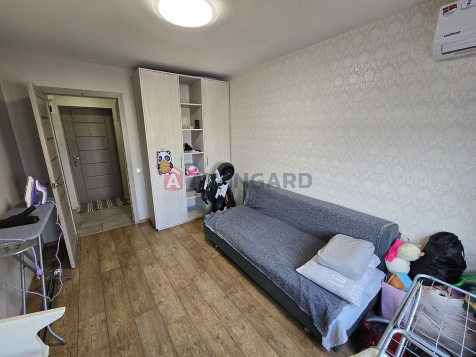 2 ��. ��������, 50/-/8 ��. �., 8/9 ������ ���� 19