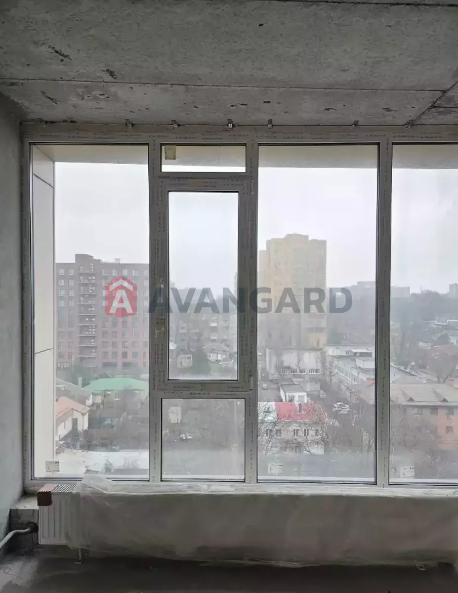 3 ��. ��������, 107/73/18 ��. �., 10/10 ������ ���� 24