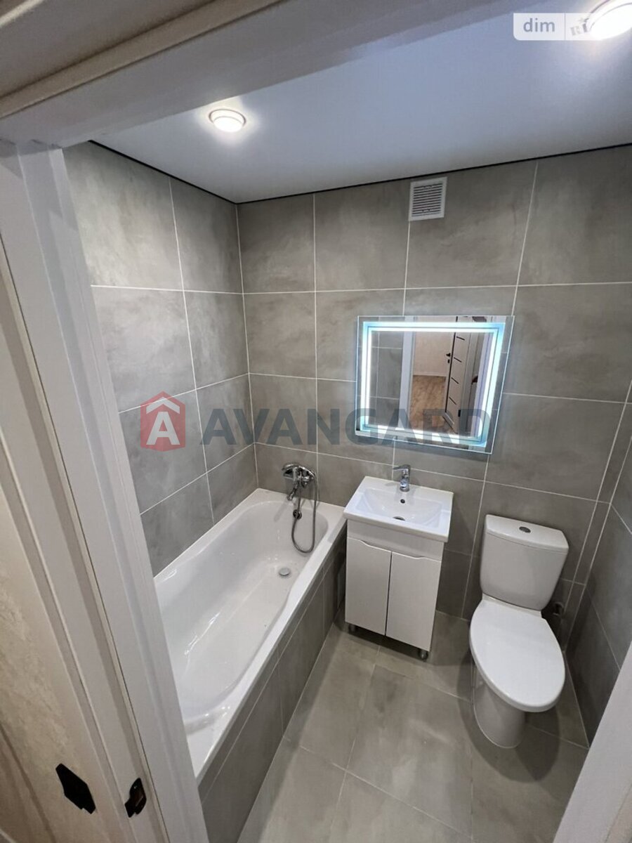 1 ����. ��������, 38/16/8 ��. �., 8/9 ���� ���� 11