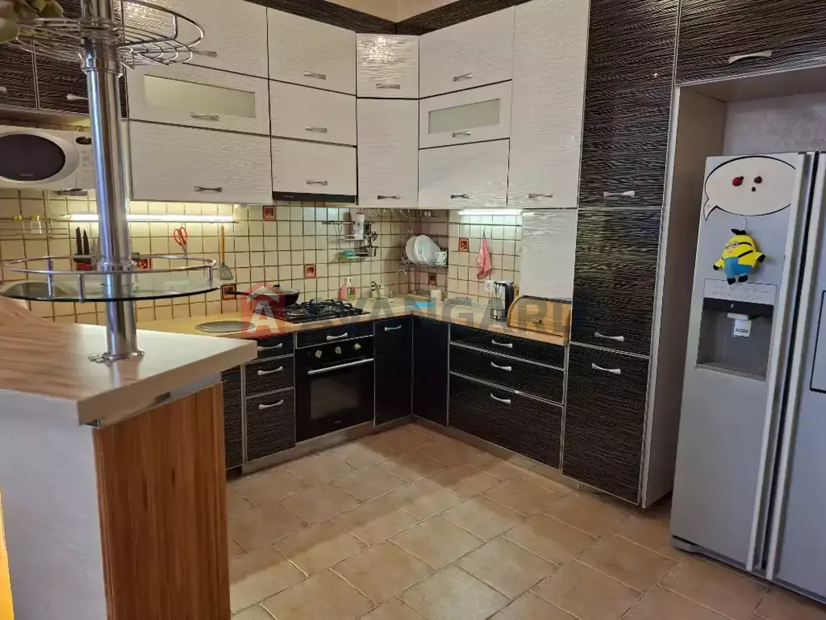 5 ��. ��������, 140/-/- ��. �., 1/3 ������ ���� 1