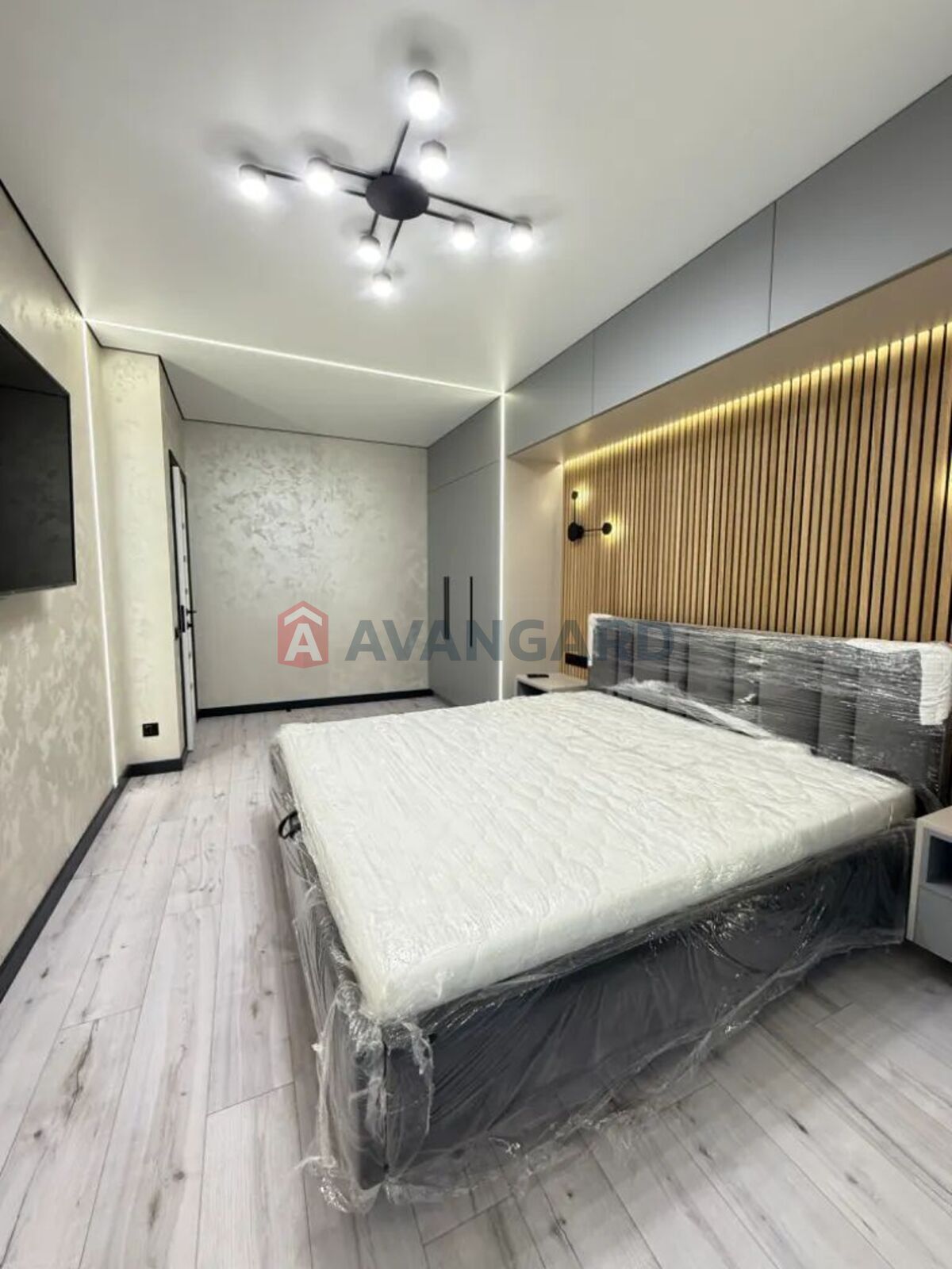 3 ��. ��������, 78/46/14 ��. �., 4/10 ������ ���� 7