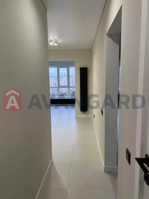 1 ��. ��������, 50/-/15 ��. �., 9/10 ������ ���� 9