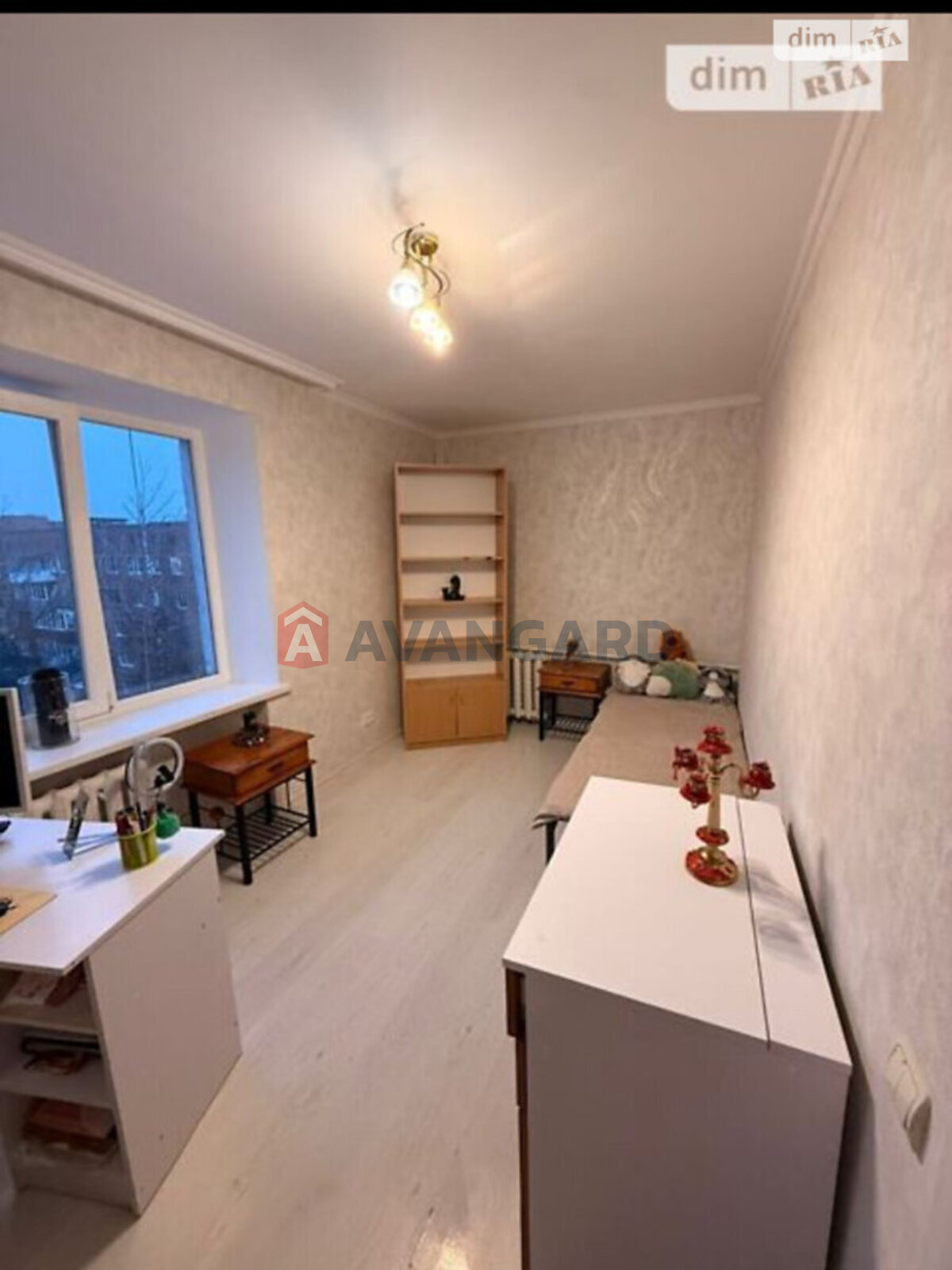 2 ��. ��������, 49/28/12 ��. �., 5/5 ������ ���� 10