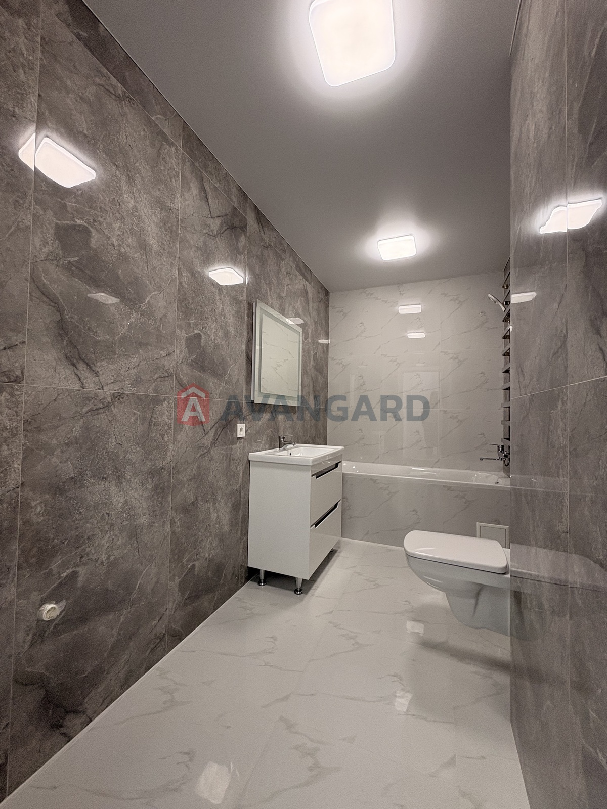 2 ��. ��������, 80,60/43/18,40 ��. �., 8/10 ������ ���� 13