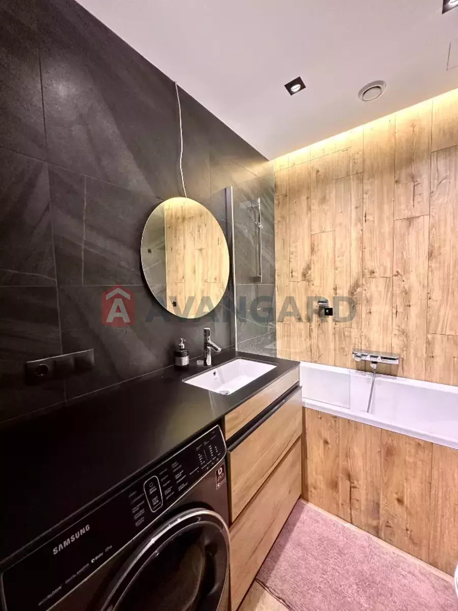 3 ����. ��������, 78/49/11 ��. �., 12/12 ���� ���� 16