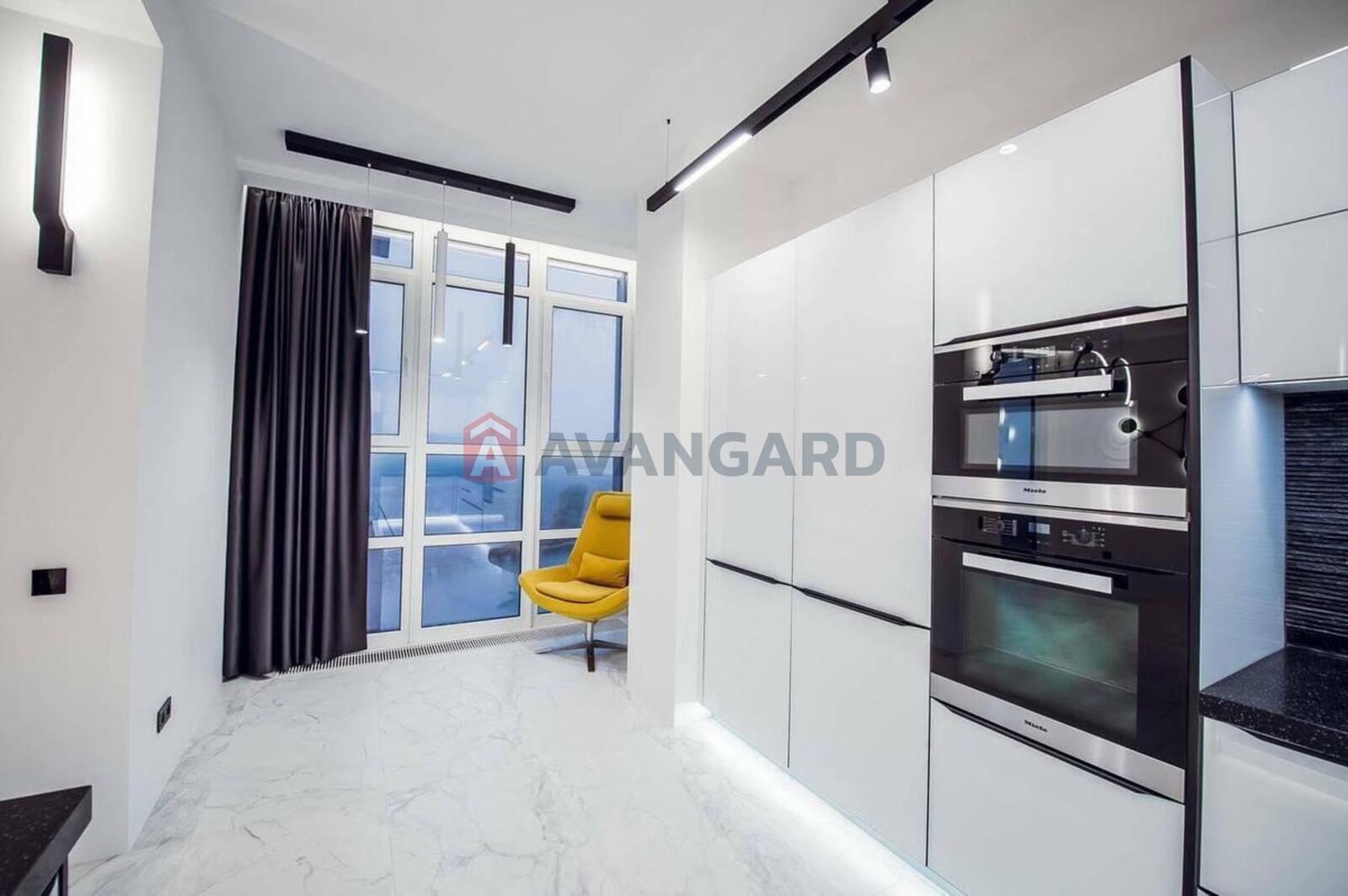 4 ��. ��������, 182/95/40 ��. �., 29/30 ������ ���� 11