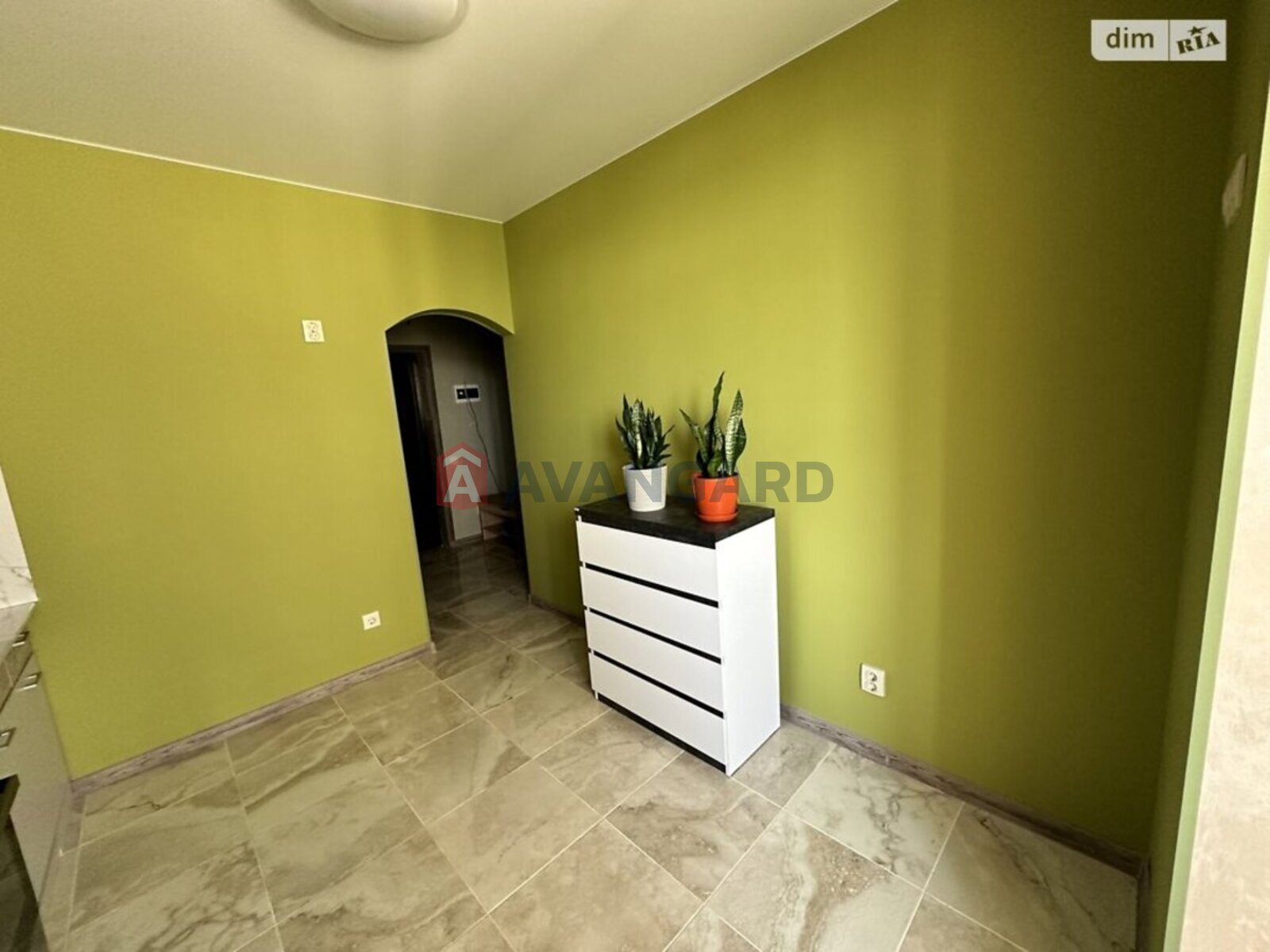 1 ��. ��������, 39/-/12 ��. �., 5/5 ������ ���� 11