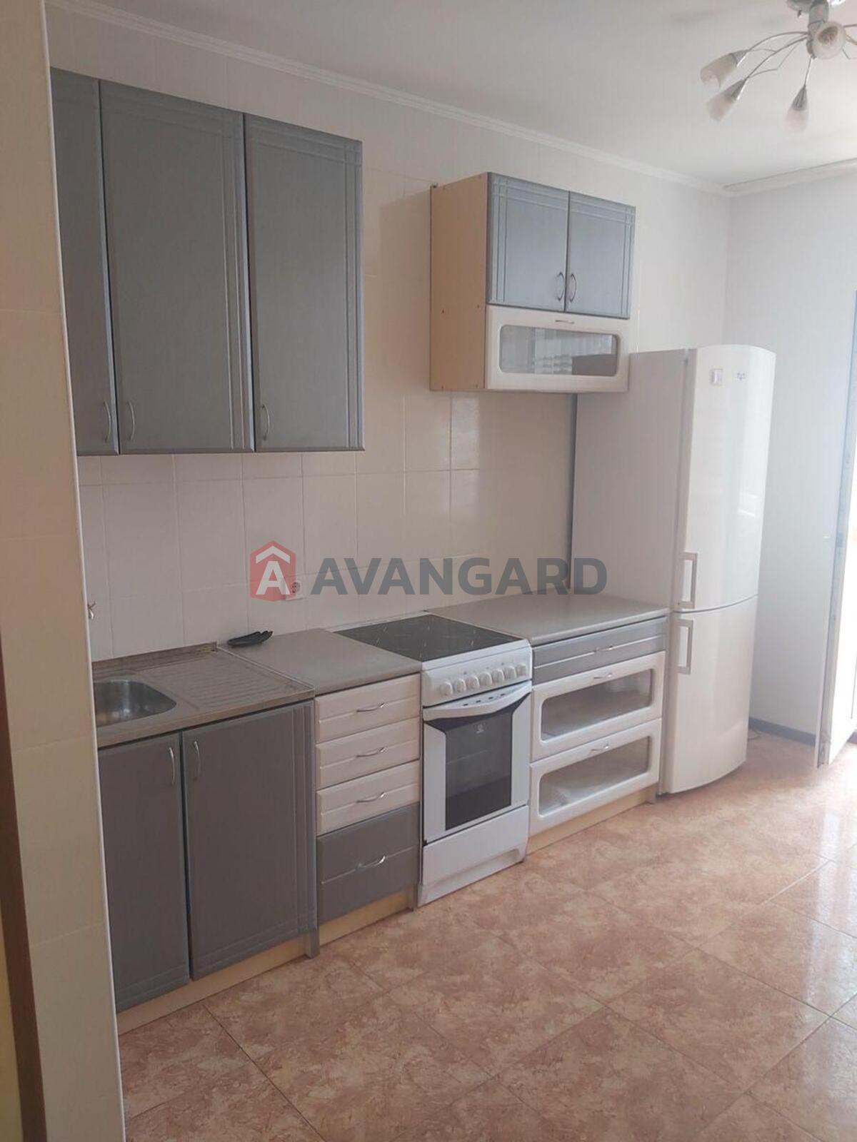 1 ��. ��������, 45/19/10 ��. �., 8/23 ������ ���� 3