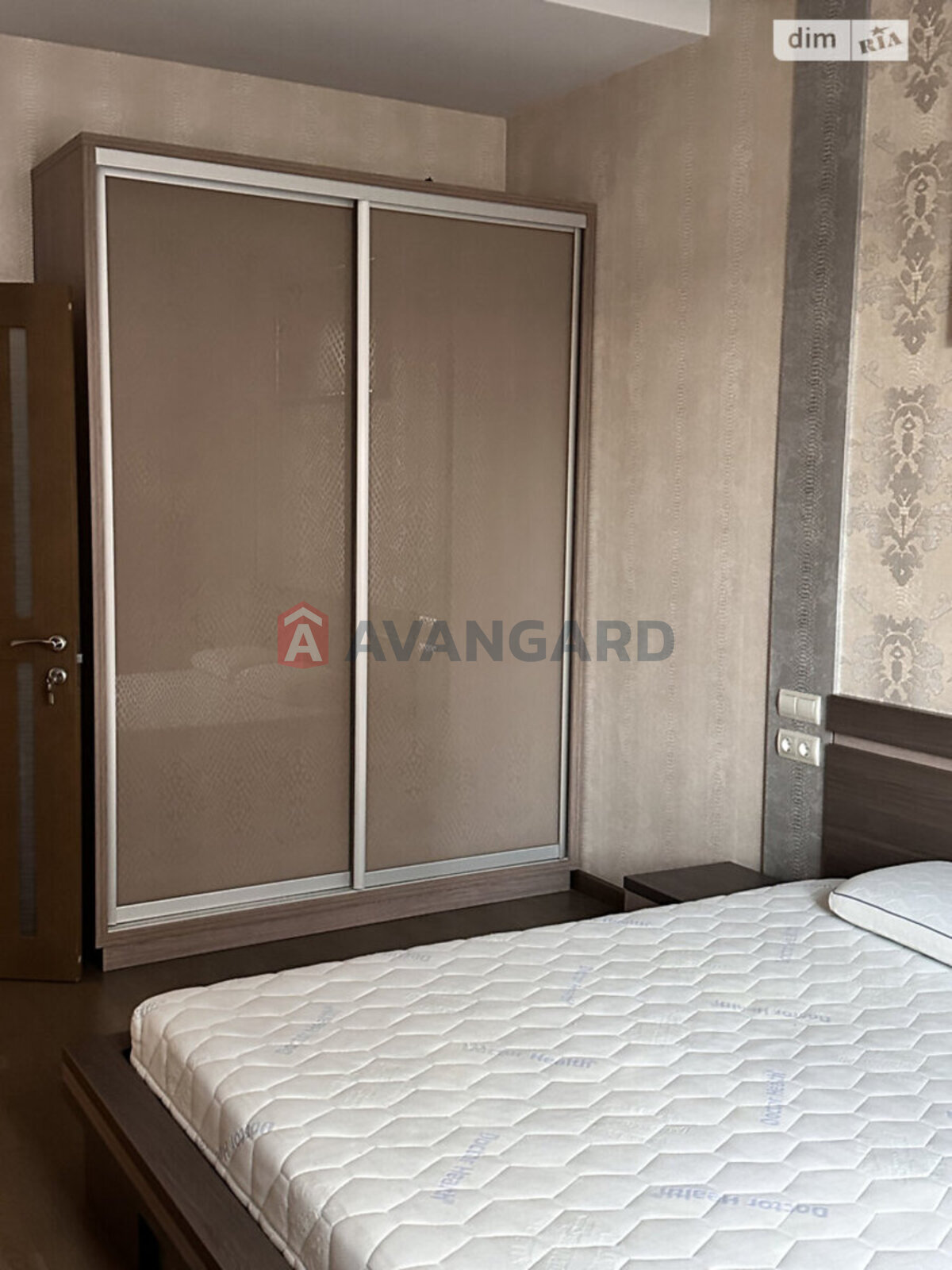 2 ��. ��������, 82/60/15 ��. �., 2/7 ������ ���� 5