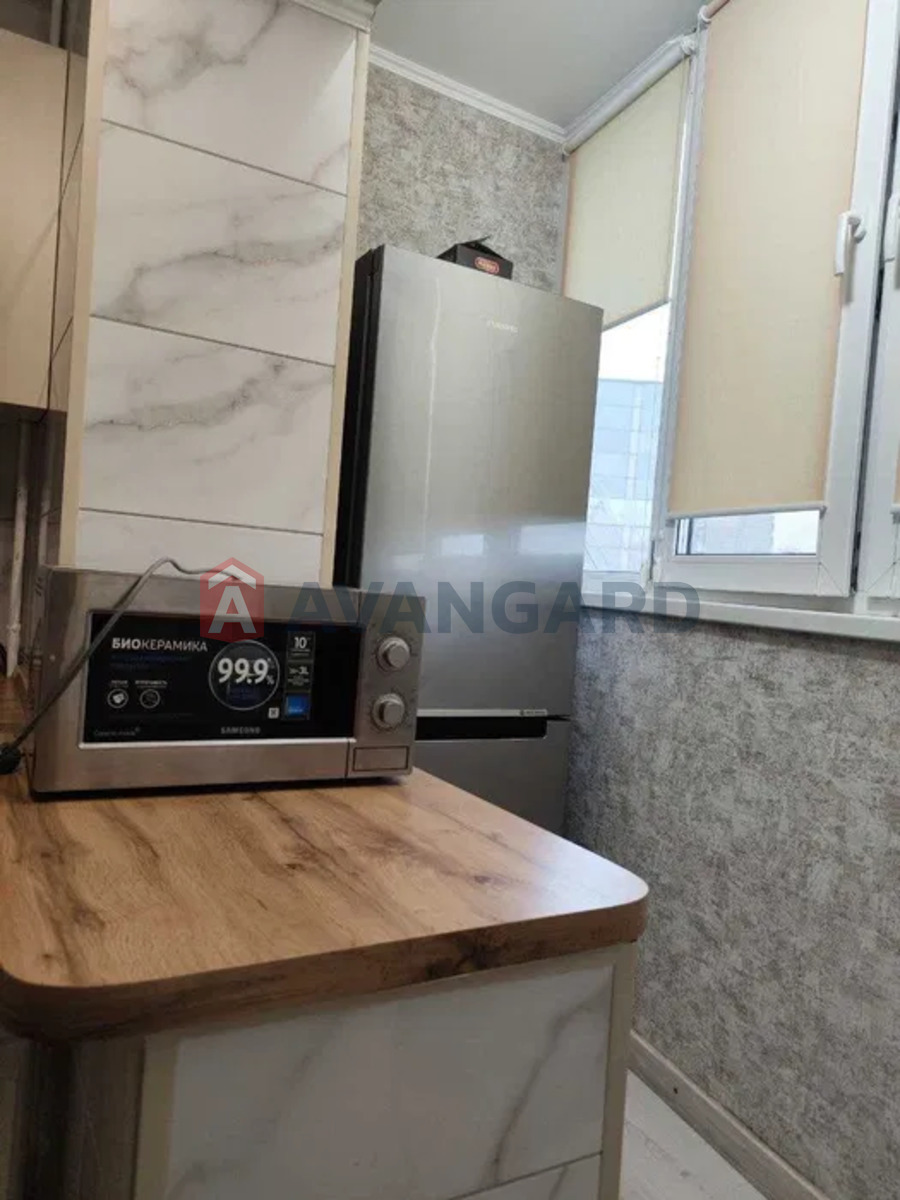 1 . , 30/-/10 . ., 8/9   7