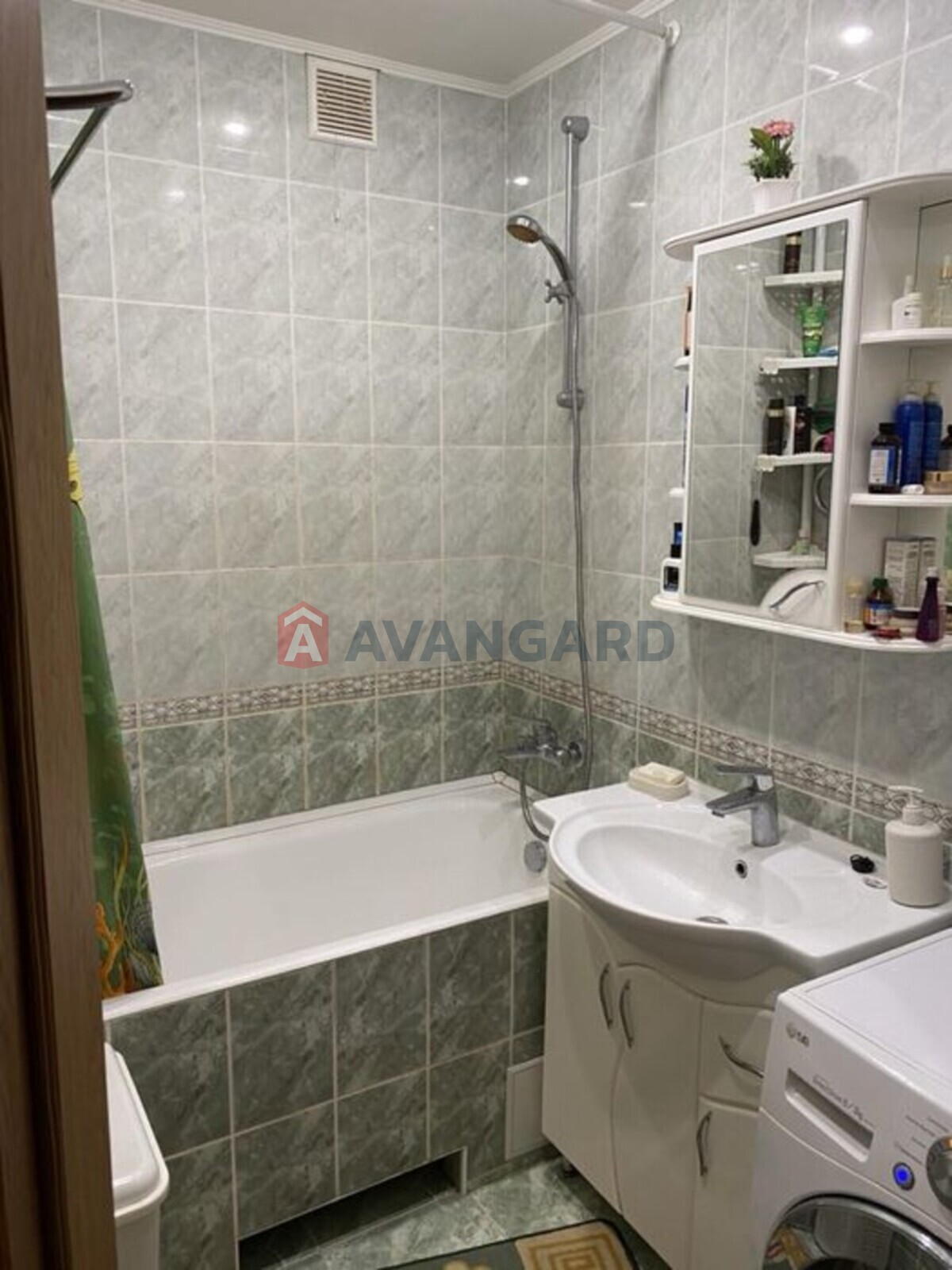 3 ��. ��������, 77/-/11 ��. �., 3/4 ������ ���� 17