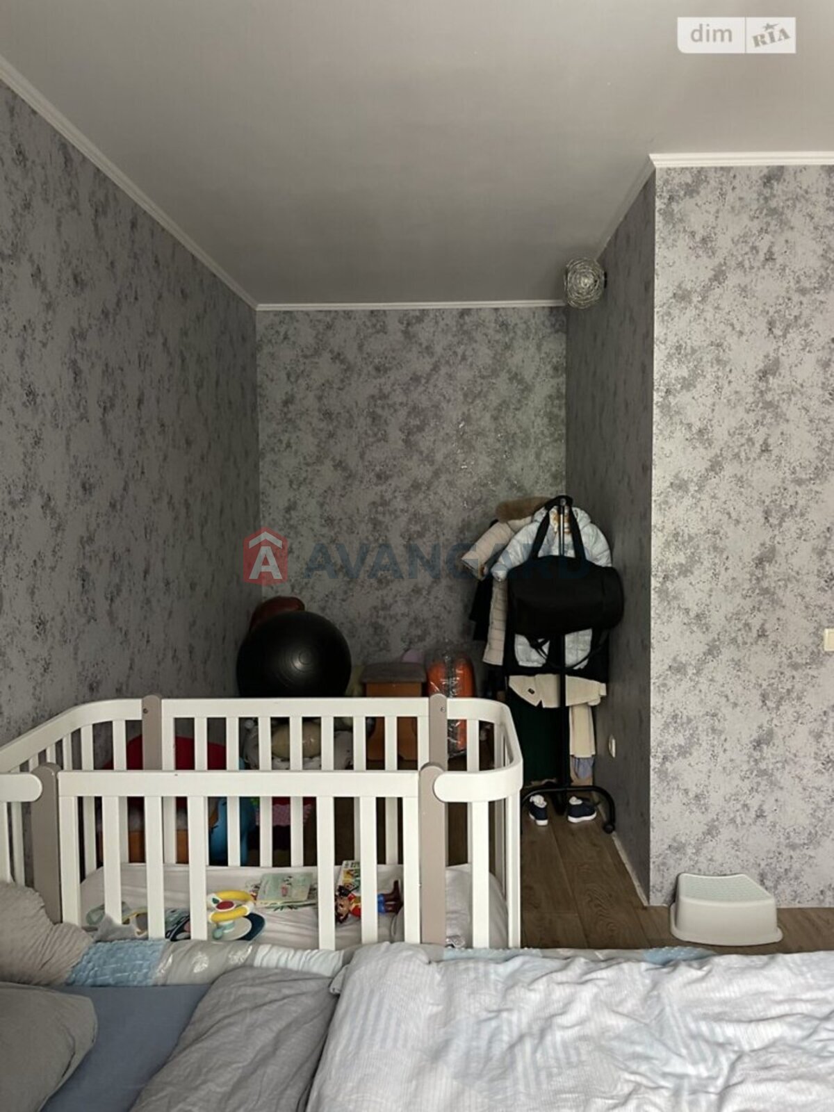 1 ����. ��������, 43/17/11 ��. �., 4/12 ���� ���� 6