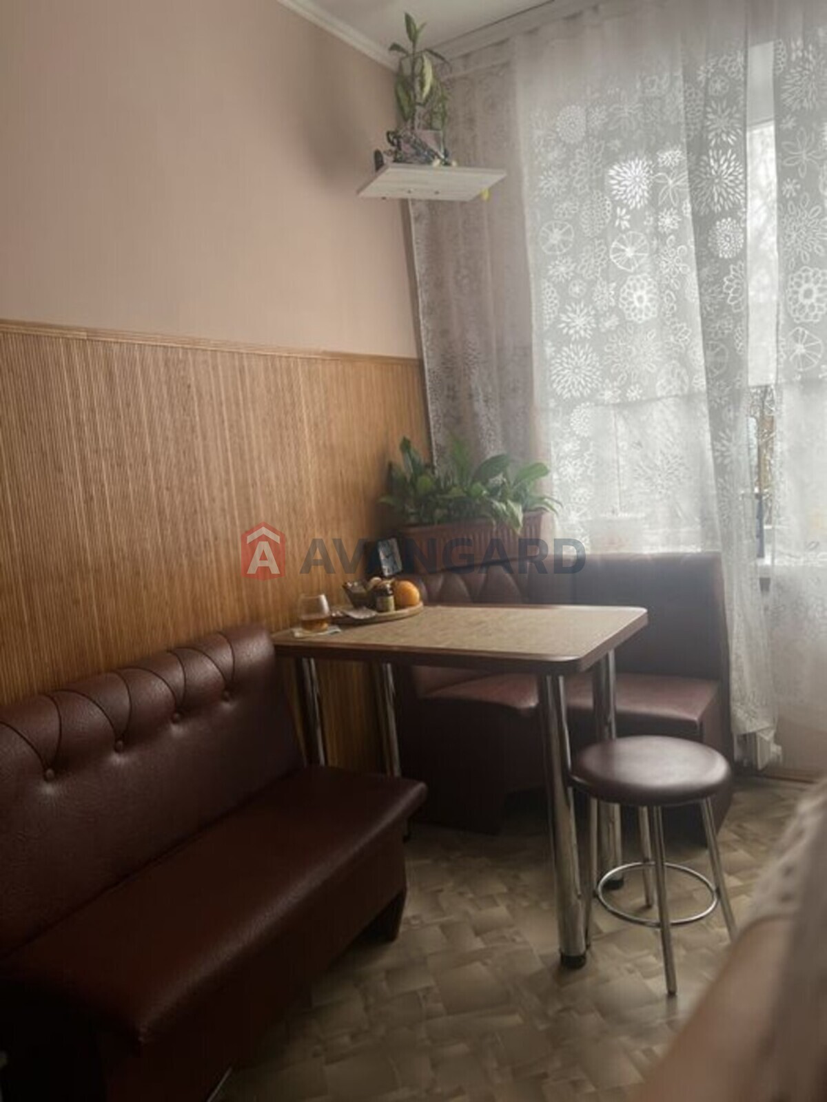 3 ��. ��������, 60/-/7 ��. �., 4/5 ������ ���� 8