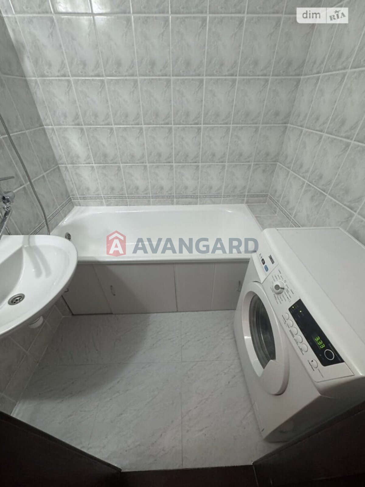 3 ����. ��������, 64/45/8 ��. �., 5/10 ���� ���� 17