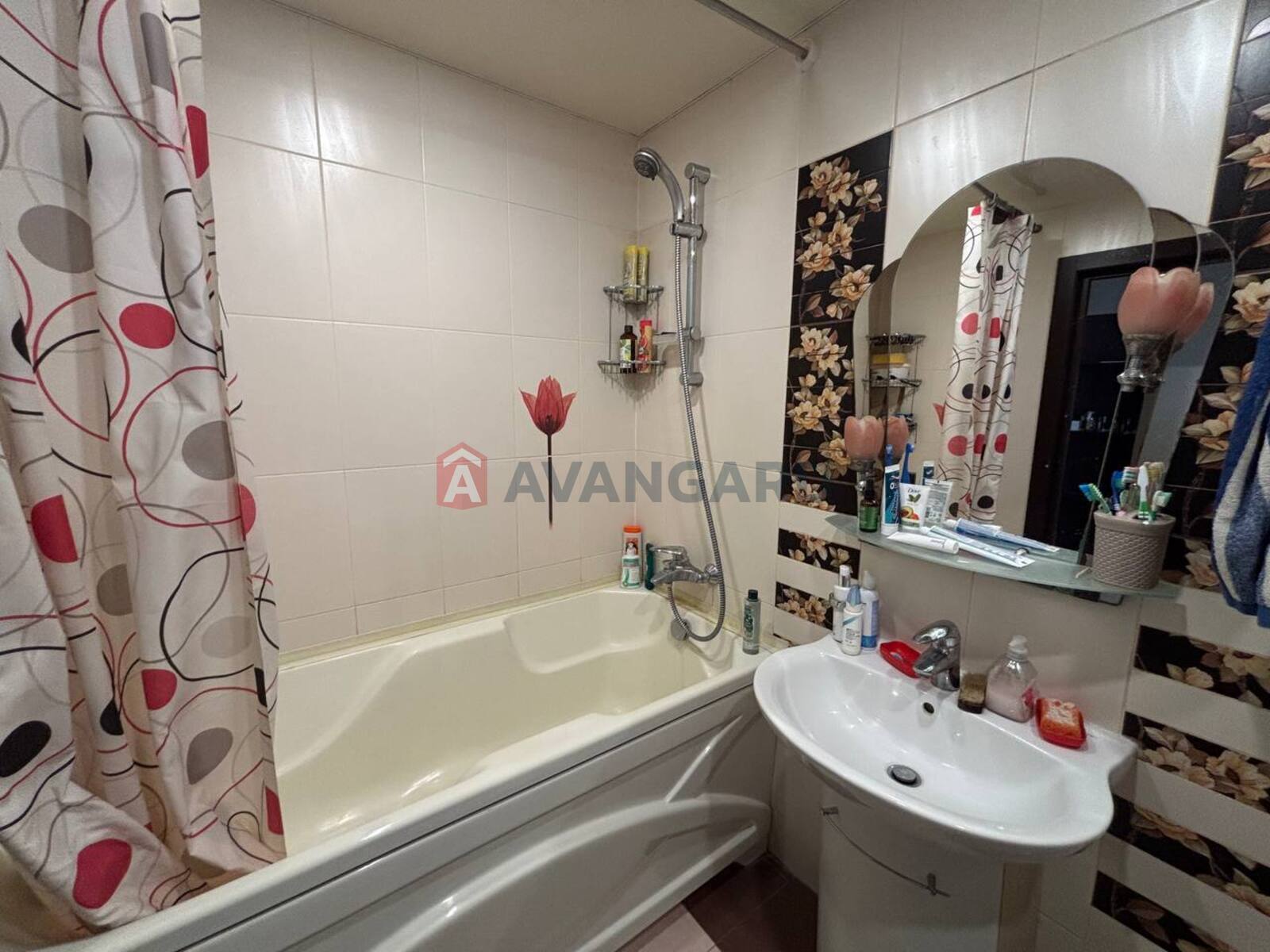 3 ��. ��������, 65/-/- ��. �., 8/10 ������ ���� 15