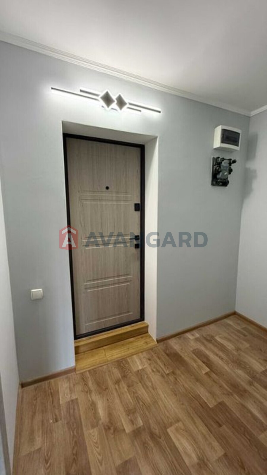 1 ��. ��������, 32/-/6 ��. �., 4/5 ������ ���� 6