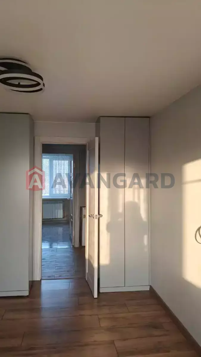 1 ��. ��������, 32/-/- ��. �., 5/5 ������ ���� 3