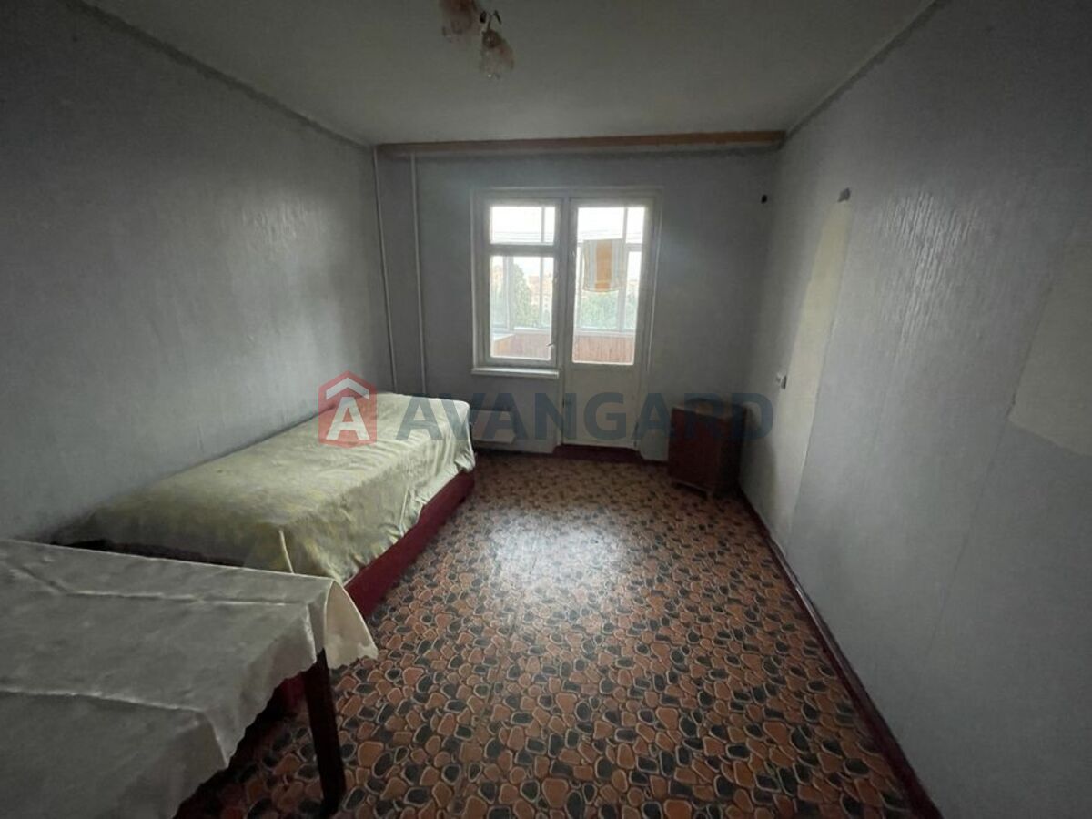 3 . , 68/-/7 . ., 8/9   6