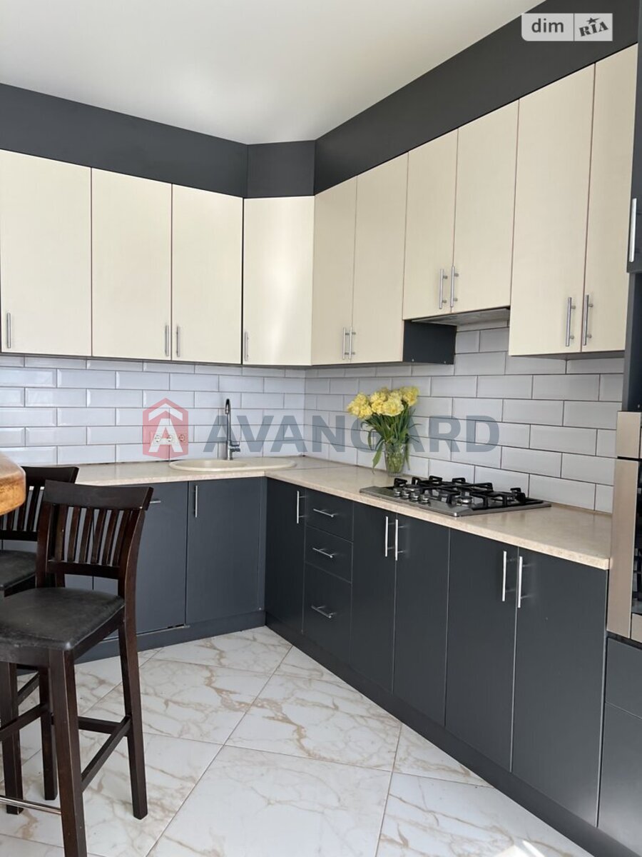 2 ��. ��������, 85/35/20 ��. �., 4/6 ������ ���� 1