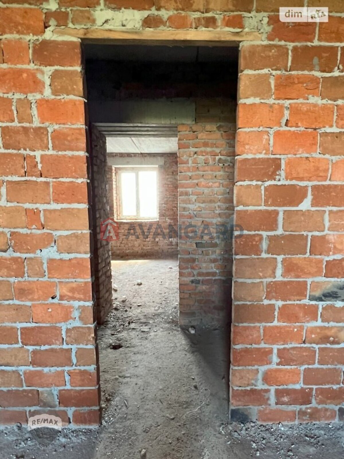 3 ��. ��������, 84/-/- ��. �., 10/10 ������ ���� 4