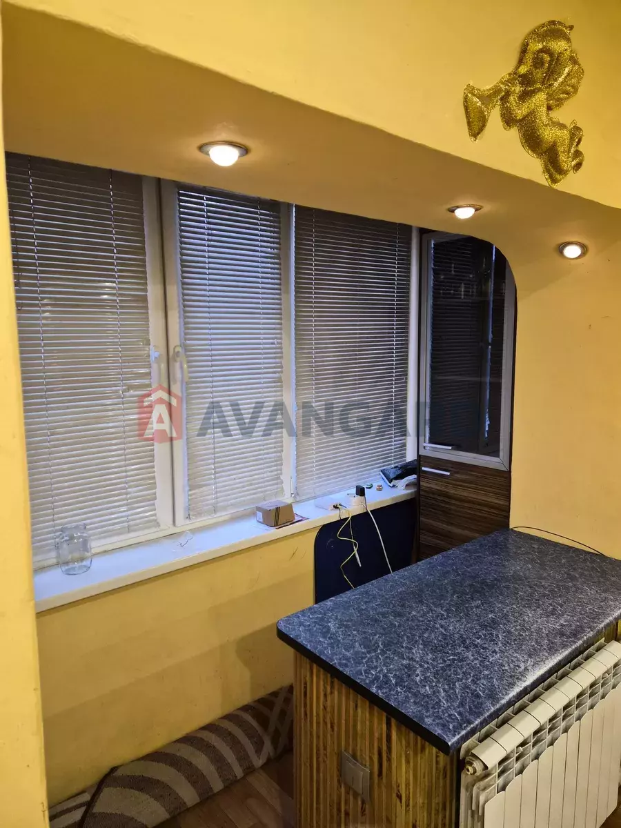 2 ��. ��������, 43/-/9 ��. �., 3/5 ������ ���� 12