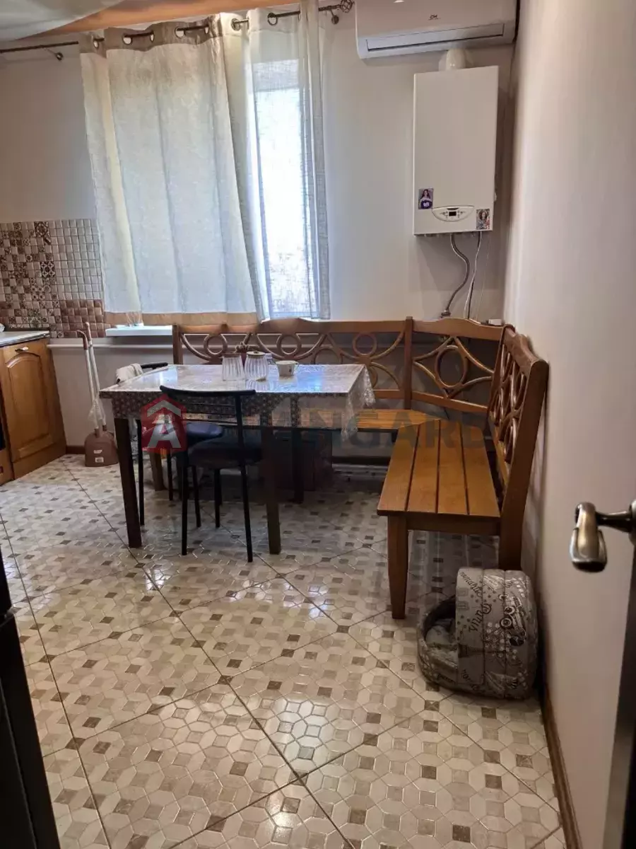 3 ��. ��������, 77/43/10 ��. �., 2/4 ������ ���� 20