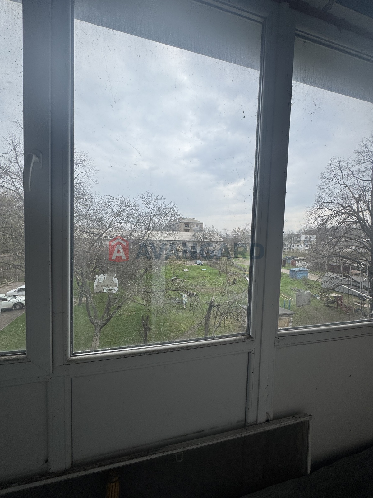 1 ��. ��������, 32,8/14,8/8,6 ��. �., 3/5 ������ ���� 10