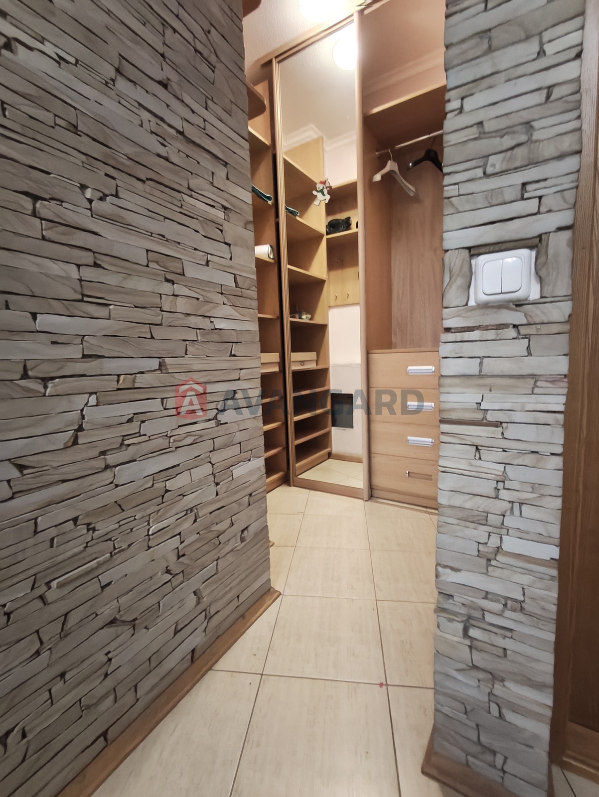 3 ����. ��������, 112/-/25 ��. �., 3/9 ���� ���� 15