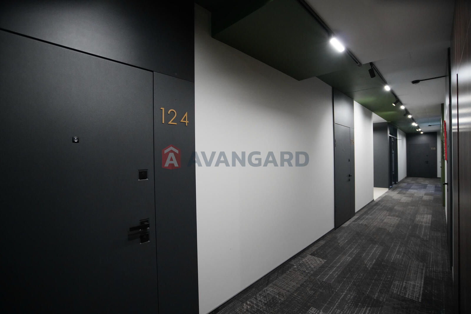 2 ��. ��������, 64.7/23.7/22.7 ��. �., 7/8 ������ ���� 8