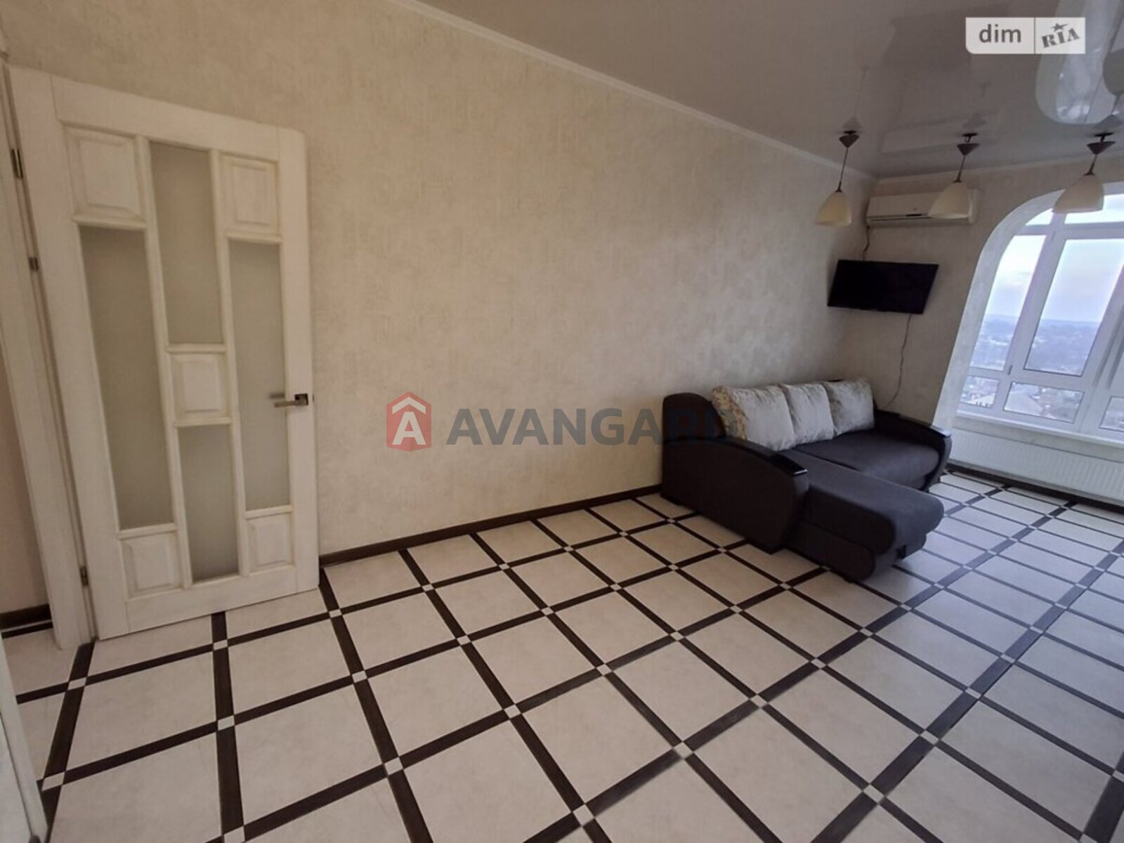 1 ��. ��������, 57/-/- ��. �., 9/12 ������ ���� 11