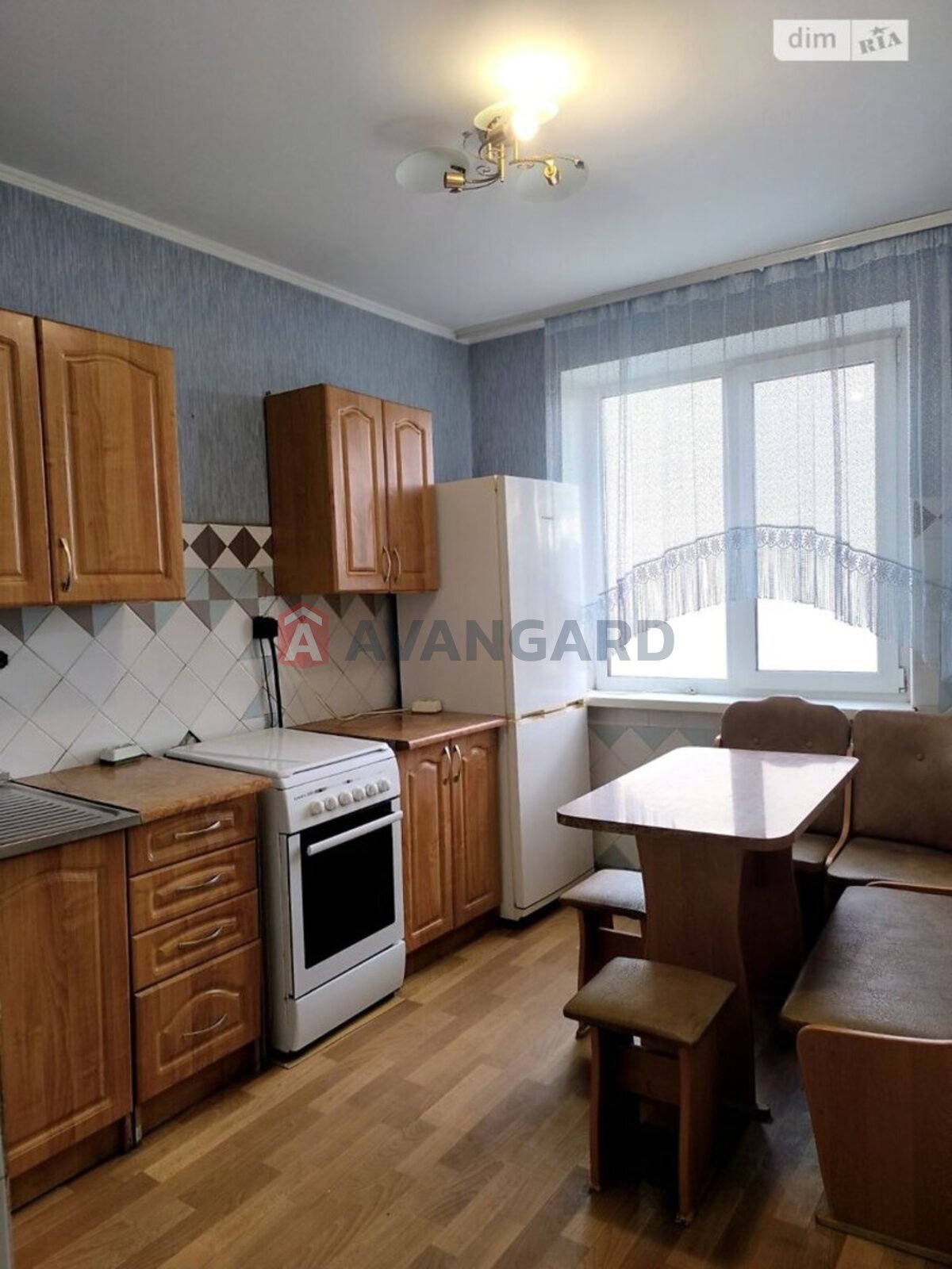 3 ��. ��������, 63/38/8 ��. �., 7/9 ������ ���� 7