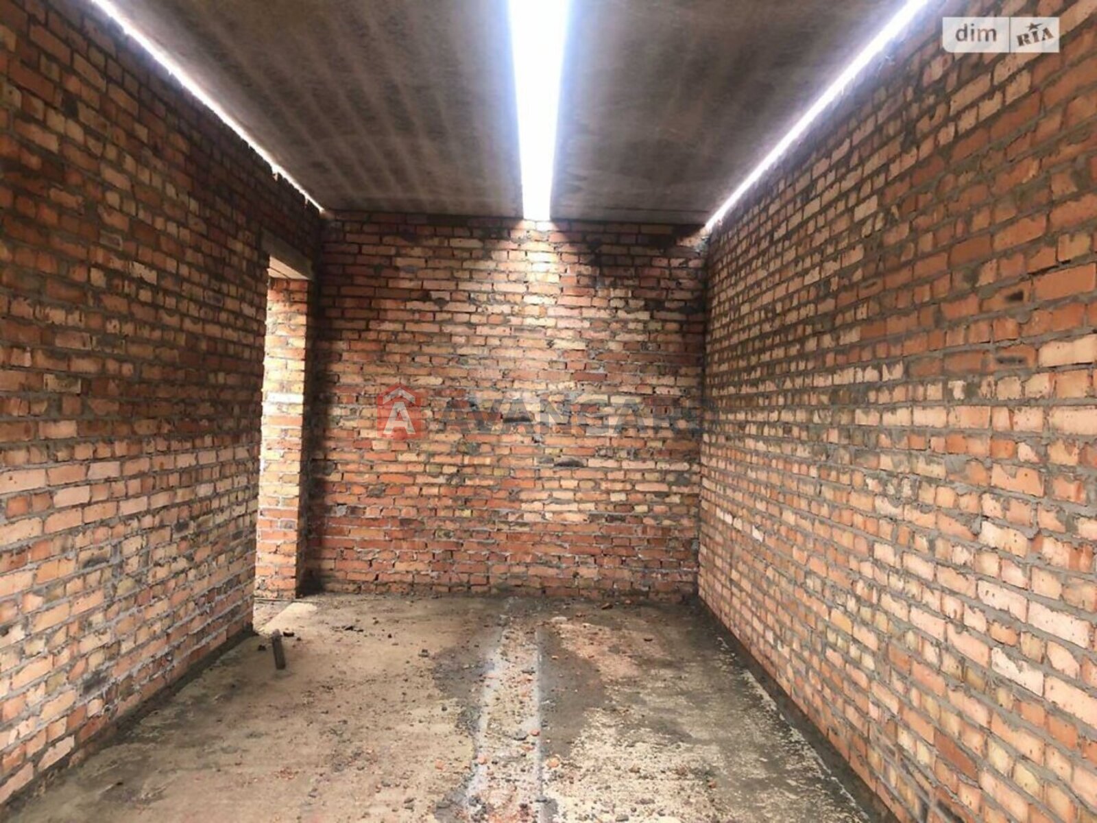 2 ��. ��������, 61/-/- ��. �., 7/10 ������ ���� 15