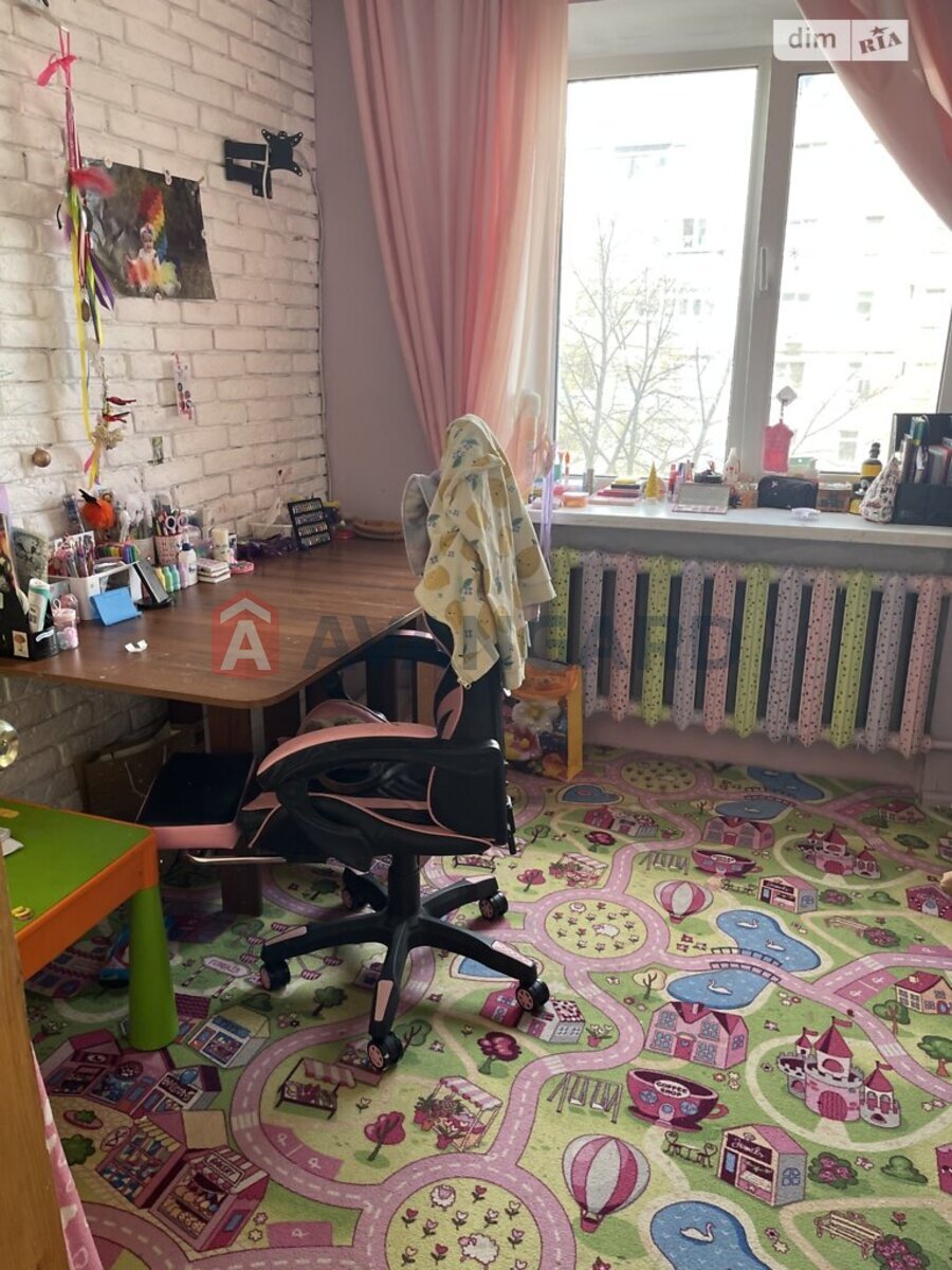 3 ��. ��������, 65/40/7 ��. �., 4/9 ������ ���� 13