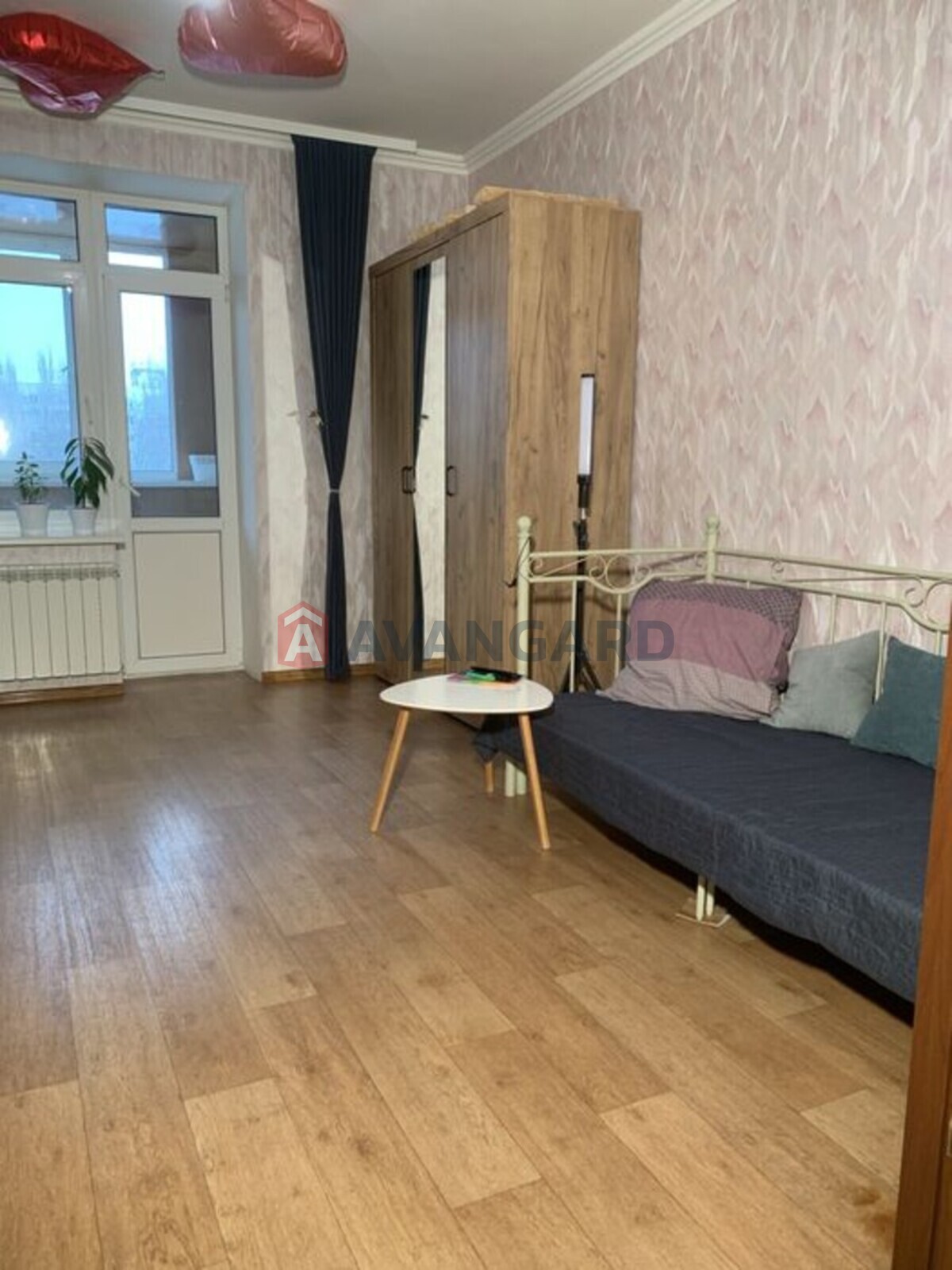 2 ����. ��������, 52/-/7 ��. �., 4/4 ���� ���� 8