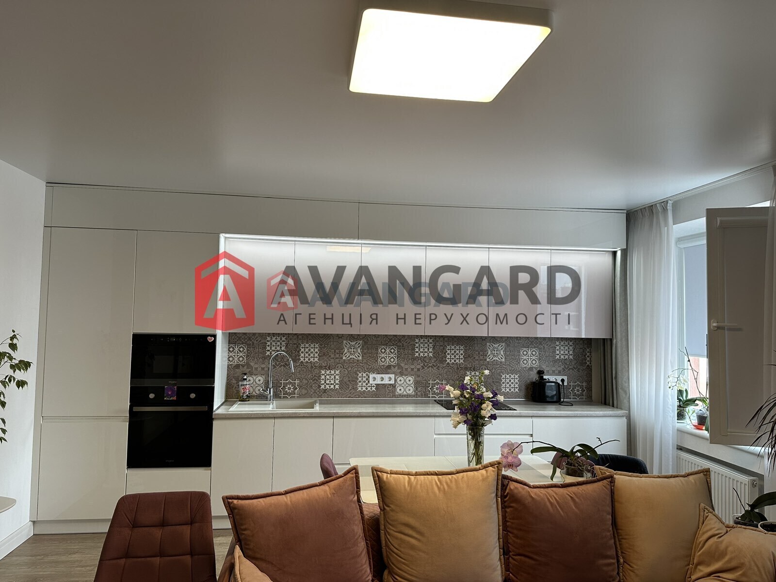 2 ��. ��������, 74/-/17 ��. �., 6/7 ������ ���� 4