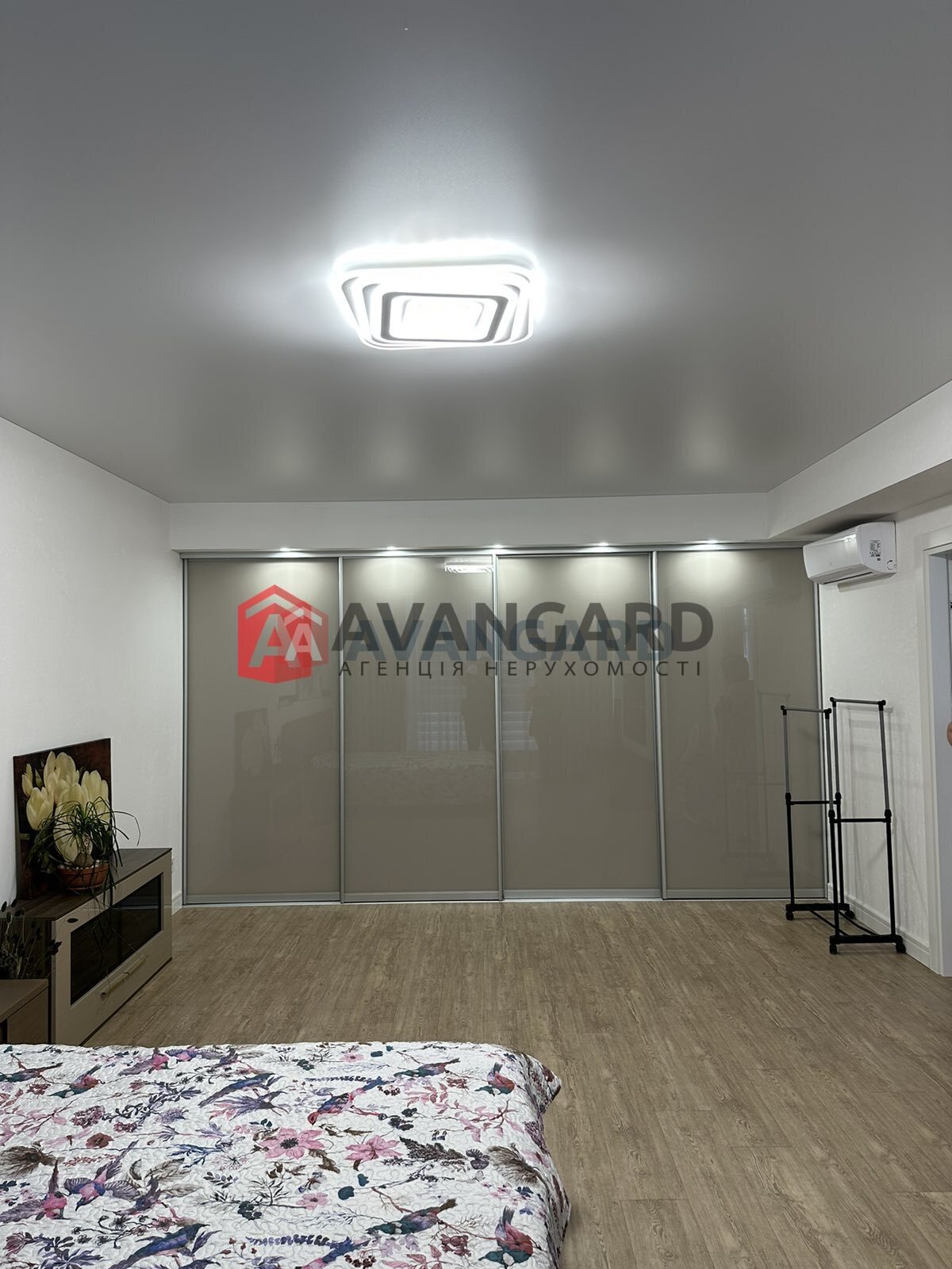 2 ��. ��������, 74/-/17 ��. �., 6/7 ������ ���� 2