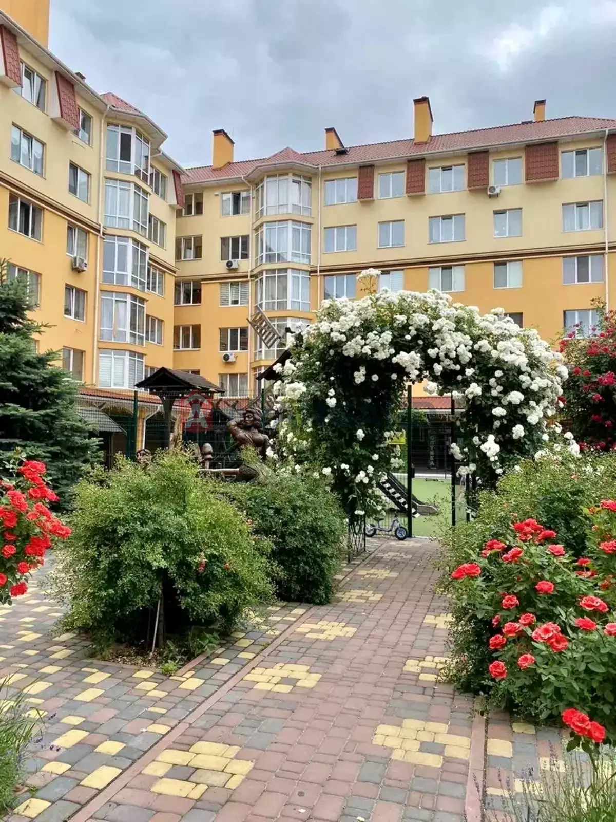 2 ����. ��������, 58/-/12 ��. �., 8/10 ���� ���� 16