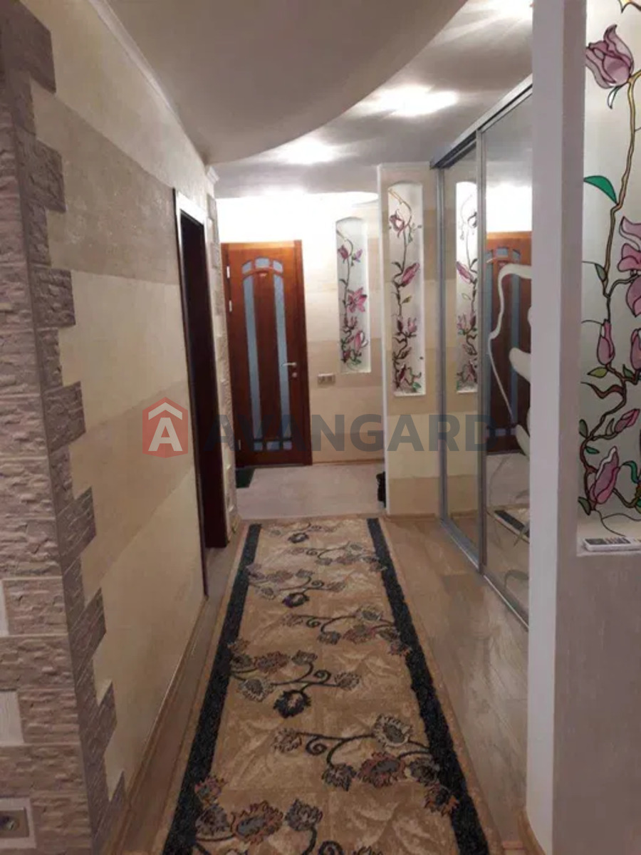 3 ��. ��������, 72/-/9 ��. �., 9/9 ������ ���� 4