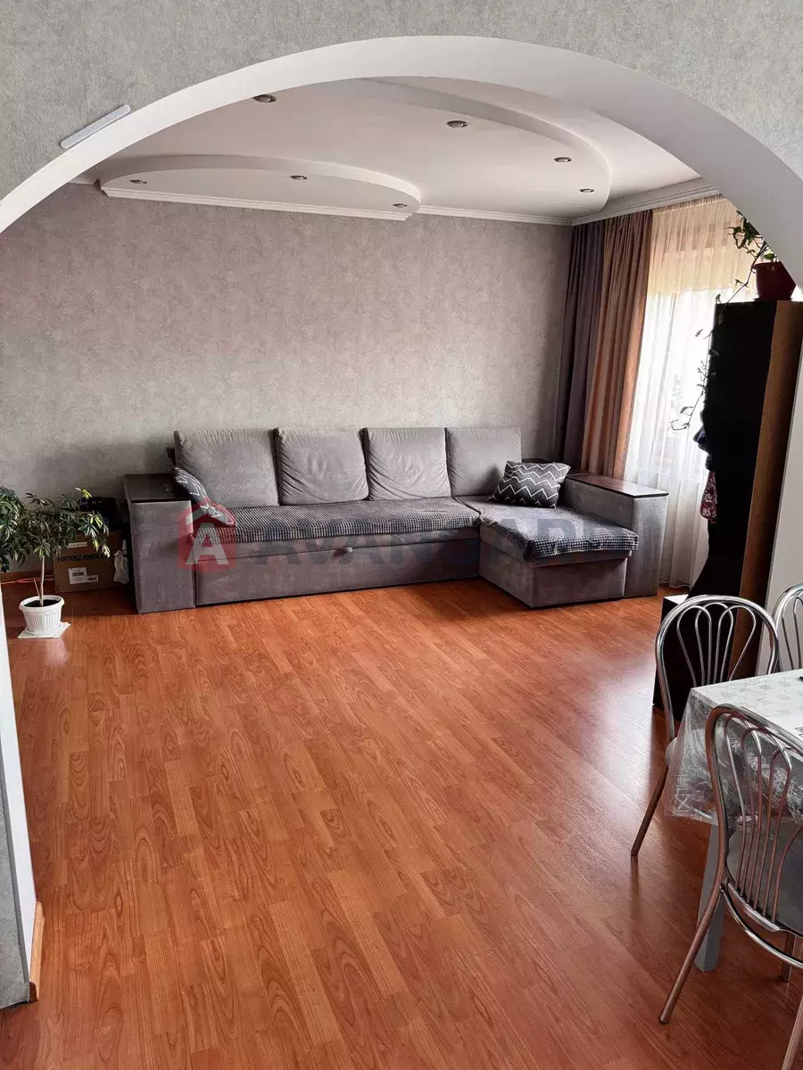 3 ����. ��������, 64/-/11 ��. �., 7/9 ���� ���� 10