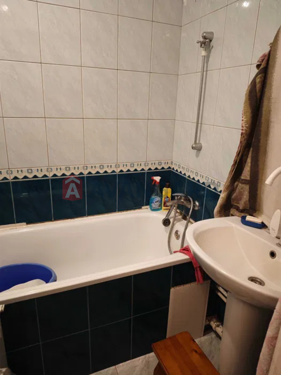 2 ��. ��������, 50/-/8 ��. �., 8/9 ������ ���� 6