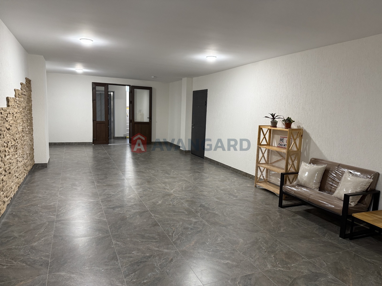 1 ��. ��������, 39,2/17,6/6.3 ��. �., 6/9 ������ ���� 3