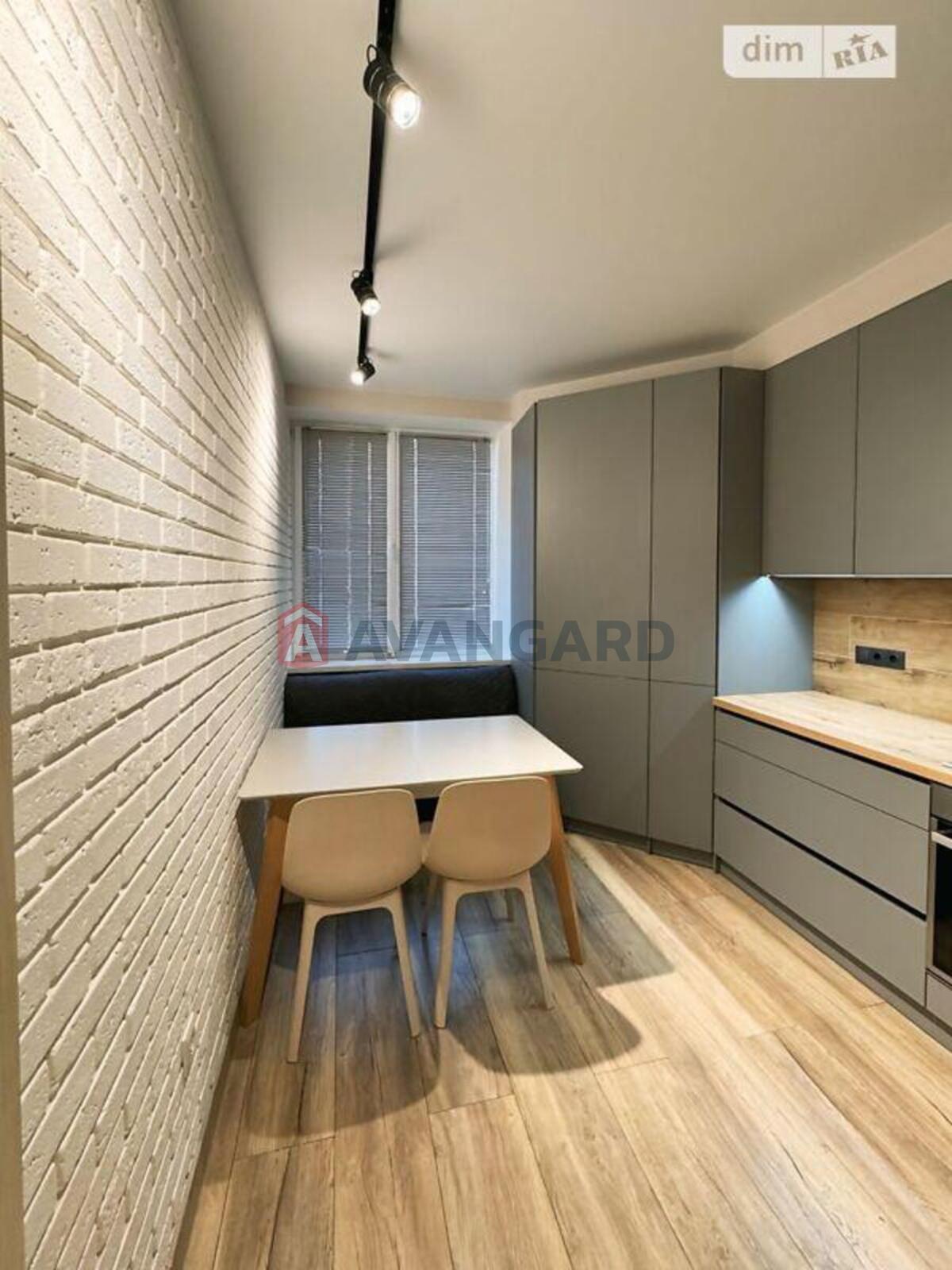 2 ��. ��������, 51/-/12 ��. �., 5/10 ������ ���� 16