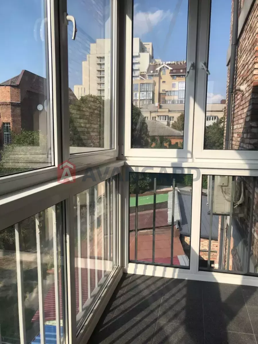 2 ��. ��������, 97/-/- ��. �., 3/5 ������ ���� 12