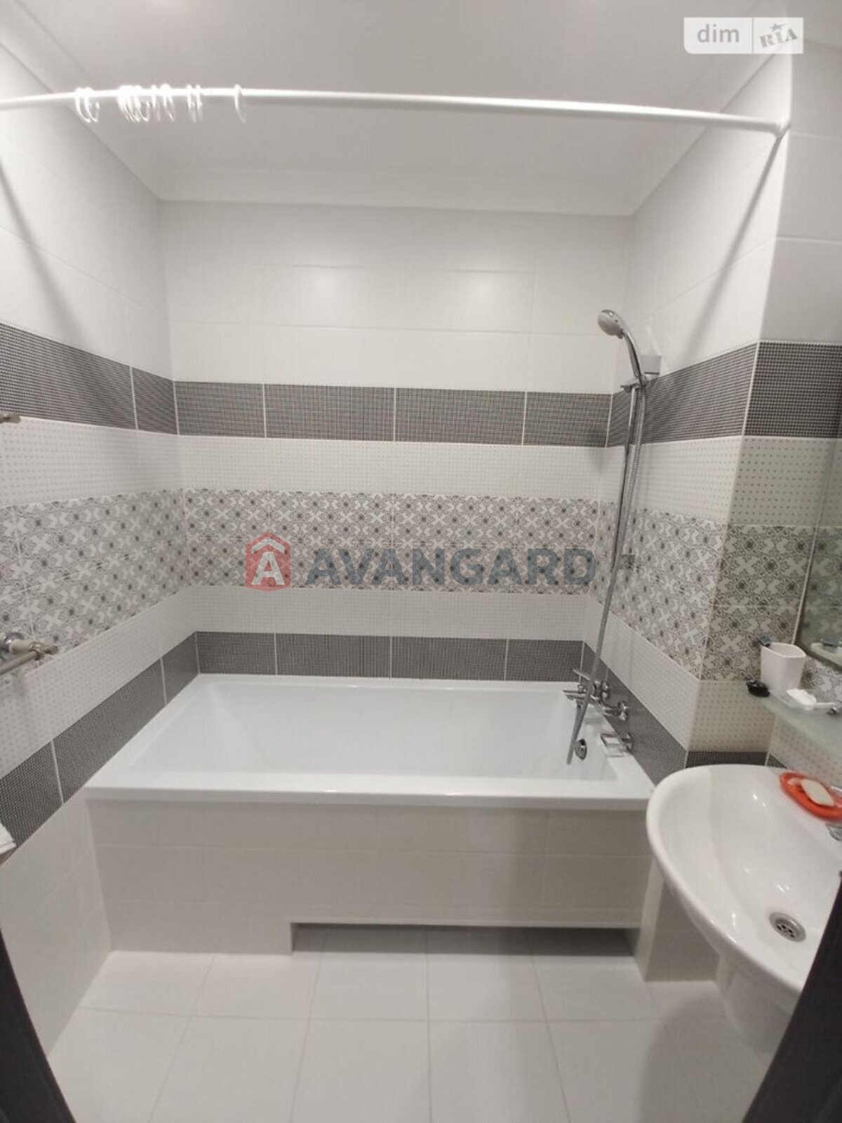 2 ��. ��������, 72/-/16 ��. �., 6/10 ������ ���� 9