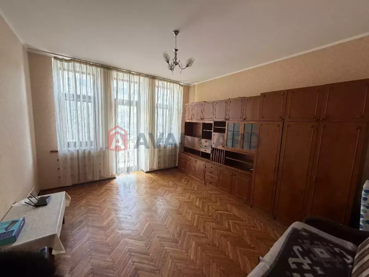 3 ��. ��������, 77/-/- ��. �., 2/4 ������ ���� 7