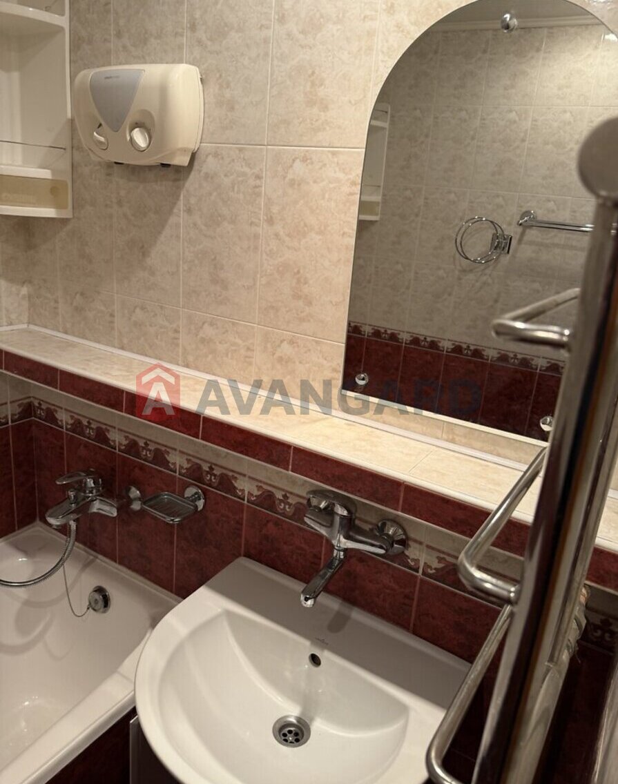 3 ����. ��������, 86/48/9 ��. �., 6/18 ���� ���� 11