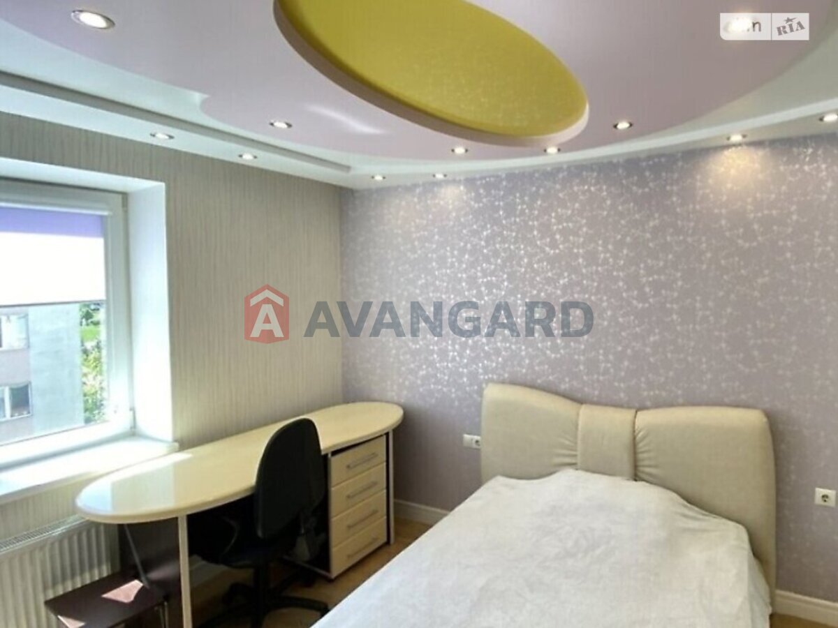 3 ��. ��������, 95/52/10 ��. �., 4/5 ������ ���� 13