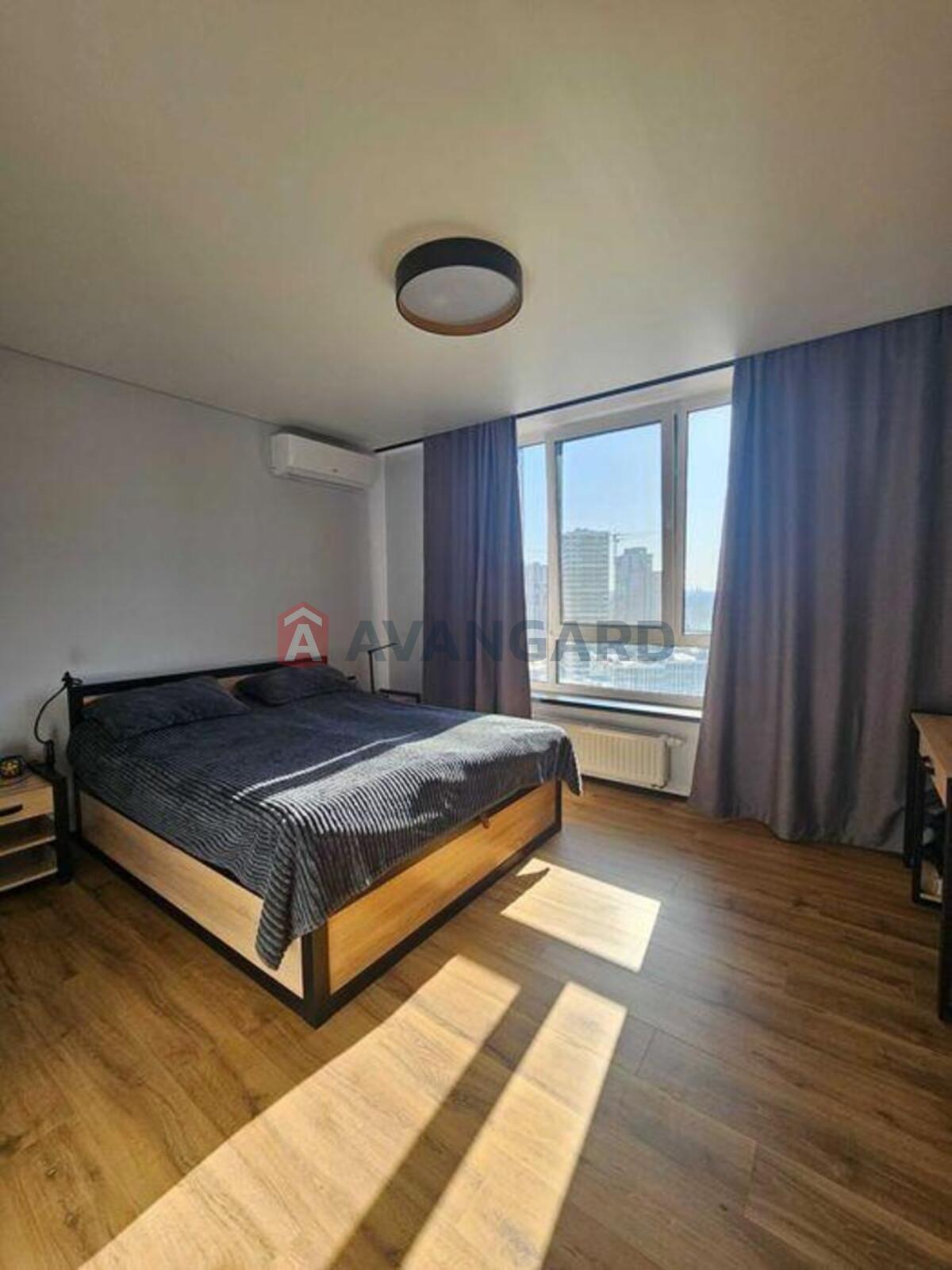 3 ��. ��������, 84/-/6 ��. �., 14/25 ������ ���� 15