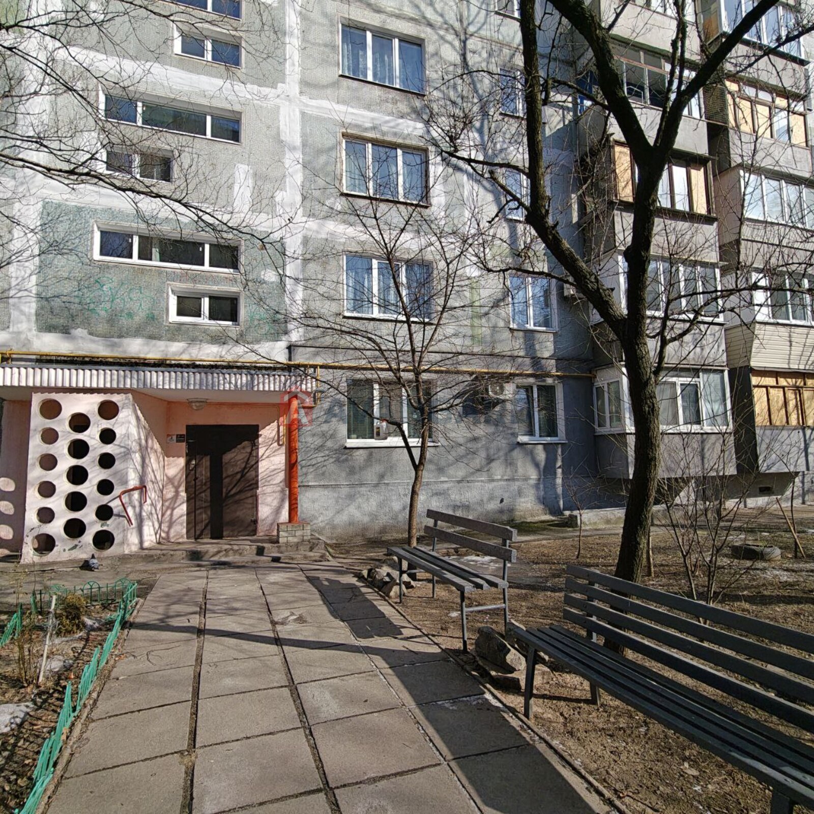 3 ��. ��������, 70/42/8 ��. �., 2/9 ������ ���� 20