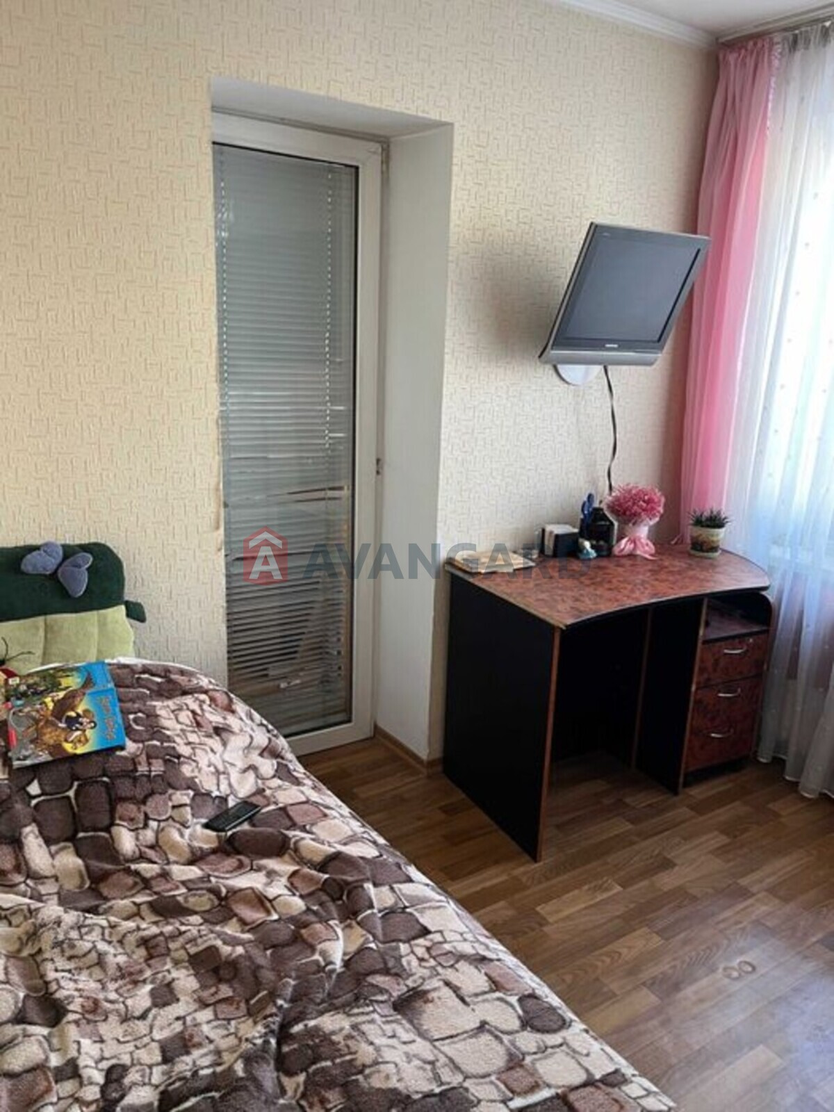 3 ����. ��������, 70/-/7 ��. �., 5/9 ���� ���� 11